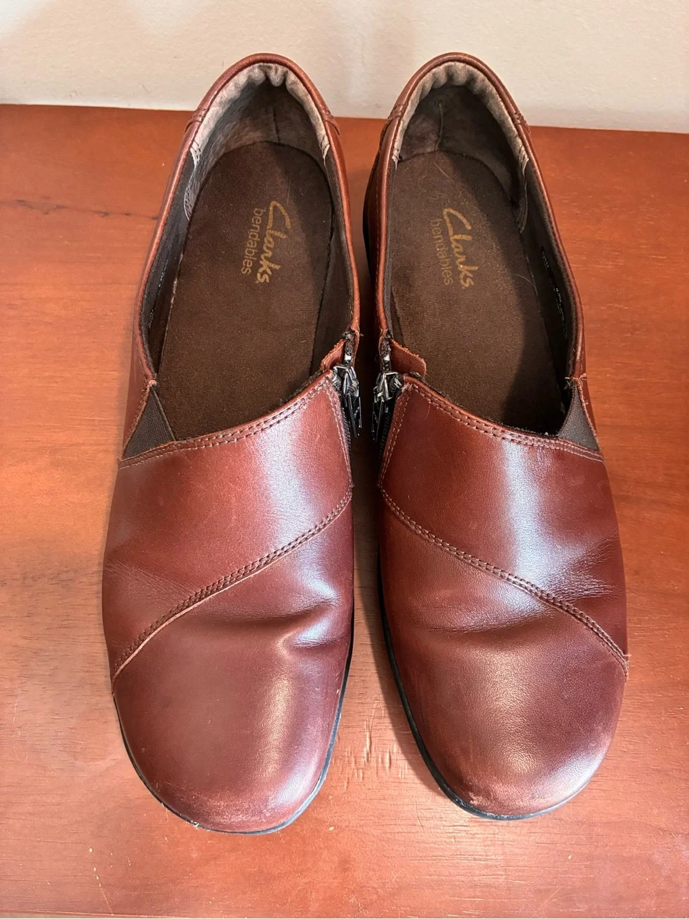 Clarks Bendables Brown Leather Side Zipper Slip-on Shoes Women’s Size 9.5